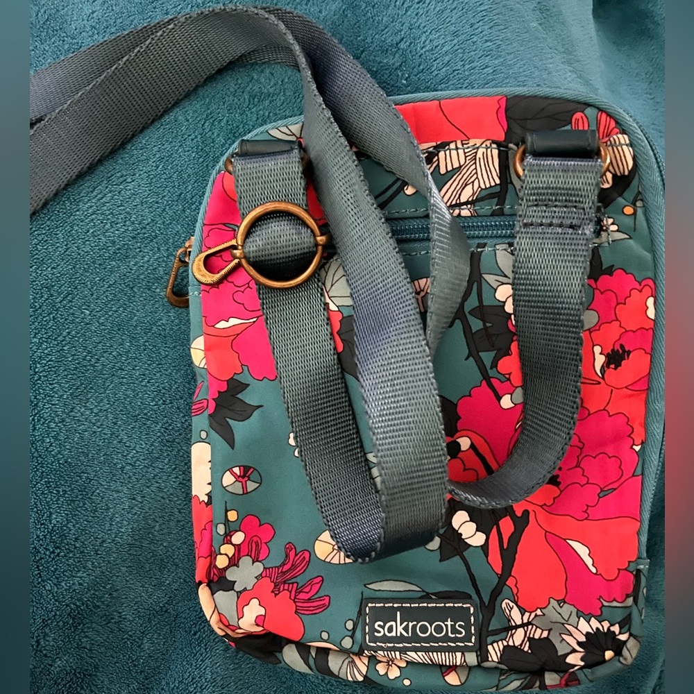SAKROOTS Wynnie Mini Flap Crossbody TEAL FLOWER POWER Like New!